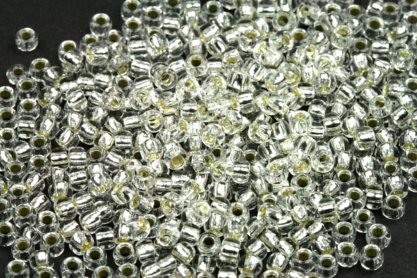 TOHO Round 8/0 Silver-Lined Crystal, 10 g (TR-08-21)
