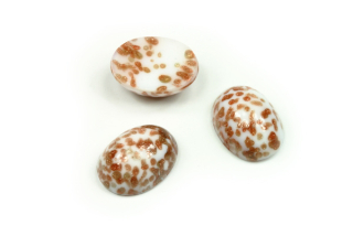 Skleněný kabošon ovál 14x10 mm, 1 ks - bílý s Avanturínem