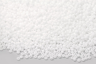 PRECIOSA rokajl 10/0 (2,2 - 2,4 mm) RH, bal. 50 g - sytá bílá křída