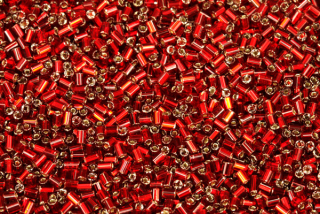 PRECIOSA Bugles-SH, rovné čípky 1" (2,3 mm), bal. 50 g - rubínově červená, SL