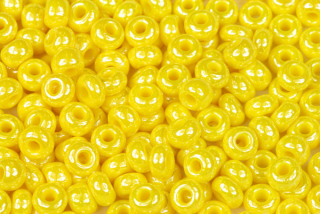 Rokajl Preciosa 2/0 (5,8 - 6,3 mm) RH, bal. 50 g - sytá žlutá s listrem, Sfinx