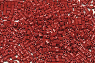 PRECIOSA dvoukrátky (2cuts) 10/0 (2,0 - 2,2 mm) RH, bal. 50 g - sytá červená (tlumená)