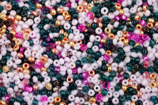 PRECIOSA rokajl MIX 9/0 (2,4 - 2,8 mm), bal. 50 g - zlato-zeleno-fialový mix