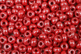 PRECIOSA rokajl 2/0 (5,8 - 6,3 mm) RH, bal. 50 g - sytá červená s listrem, sfinx