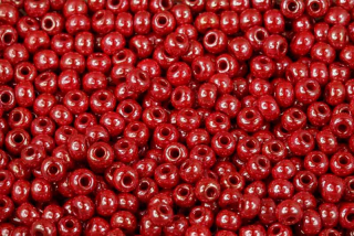 PRECIOSA rokajl 4/0 (4,8 - 5,3 mm) RH, bal. 50 g - sytá tmavší červená s listrem, sfinx