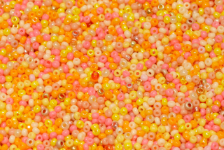 PRECIOSA rokajl MIX 11/0 (2,0 - 2,2 mm), bal. 50 g - žluto-růžovo-oranžový mix