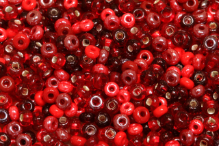 PRECIOSA rokajl MIX 6/0 (3,7 - 4,3 mm), bal. 50 g - červený mix