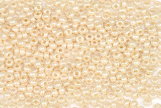 PRECIOSA rokajl 8/0 (2,8 - 3,2 mm) RH, bal. 50 g - světlá perlová, krémová, listr shell