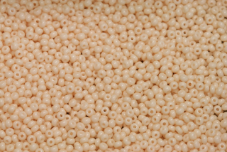 PRECIOSA rokajl 11/0 (2,0 - 2,2 mm) RH, bal. 50 g - béžová, solgel na křídě