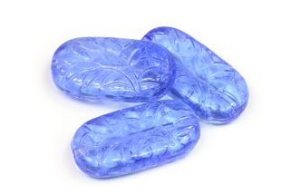 Mačkaný ovál 25x12 mm, 7 ks/17,5 cm - transparentní světlejší safírově modrá