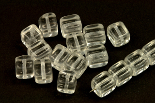 Mačkaná kostička 7,5x7,5x8 mm, 22 ks/16 cm - krystal