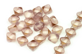 Silky beads Diagonal ploškované 6x6 mm, 20 ks - matný transp. rozalín s pokovem Valentinit