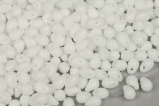 Mačkané korálky slzičky, hrušky, 4x6 mm, příčná dírka, 60 ks - bílá křída