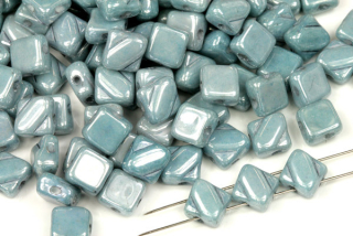 Silky beads Diagonal 6x6 mm, 30 ks - modrý listr na křídě