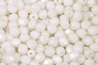 Broušené korálky ohňovky 6 mm, 27 ks/16 cm - bílý alabastr s listrem