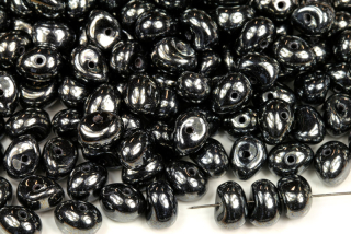 Mačkané korálky valounky Tico beads 5x7 mm, 30 ks - černá s bílým listrem, hematitová