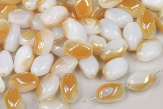 Mačkané korálky oliva tvarovaná 11x7 mm, 15 ks/16 cm - bílý opál s pokovem Celsian