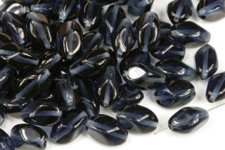 Mačkané korálky oliva tvarovaná 11x7 mm, 15 ks/16 cm - transp. modrá, montana safír
