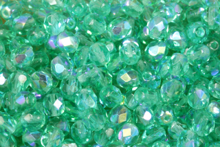 Broušené korálky ohňovky 6 mm, 27 ks/16 cm - transp. zelený akvamarín s duhovým dekor AB