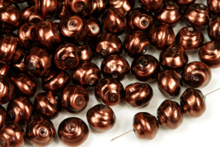 Voskované korálky tvarové 8 mm, 23 ks/16 cm - čokoládově hnědá lesklá