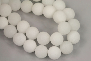 Minerální korálky - kulička 8 mm, 1 ks - bílý nefrit matný, dobarvený