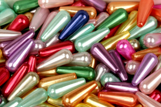 Plastové korálky voskované, imitace perel, kapka (hruška) 18x7 mm, 10 ks - mix barev