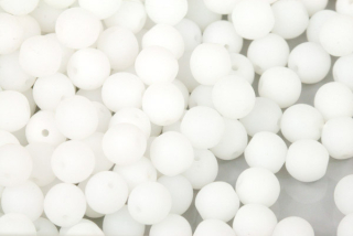 Mačkané korálky kuličky 6 mm, 27 ks/16 cm - matný bílý alabastr