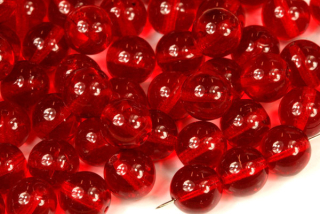 Mačkané korálky kuličky 8 mm, 20 ks/16 cm - transparentní rubínově červená