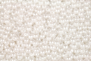Plastové korálky voskované, imitace perel, kulička 3 mm, bal. 5 g (cca 480-490 ks) - bílá