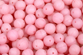Mačkané korálky kuličky 8 mm, 20 ks/16 cm - matná opálová růžová, žíhaná