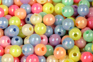 Plastové korálky, kuličky 8 mm, 20 g (85-90 ks) - mix pastelových barev s duhovým povrchem
