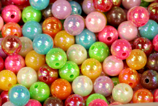 Plastové korálky, kuličky 8 mm, 20 g (cca 80 ks) - mix barev s duhovým povrchem