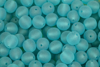Mačkané korálky kuličky 8 mm, 20 ks/16 cm - transparentní zelený akvamarín, matný