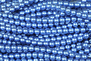 Voskované korálky kuličky 4 mm, 40 ks/16 cm - modrá lesklá