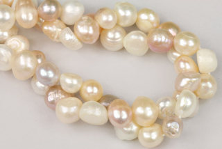 Říční perly valounky 6-9 x 4-5 mm, 1 ks - perlové odstíny bílé, růžové, smetanové, fialové