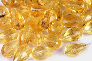 Broušené korálky hrušky 15x10 mm, 5 ks - transparentní medově žlutá, topaz