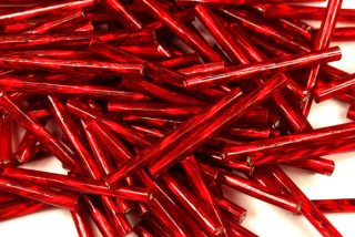 PRECIOSA Bugles-SH, stáčené čípky 11,1" (25 mm), 50 ks - červená rubín, stříbrný průtah