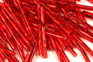 PRECIOSA Bugles-SH, stáčené čípky 13,3" (30 mm), 50 ks - červená siam, stříbrný průtah