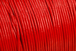 Kulatý kožený řemínek, průměr 1 mm, 1 m - barva červená