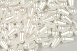 Plastové korálky voskované, imitace perel, kapka (hruška) 10x6 mm, 30 ks - bílá