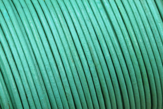 Kulatý kožený řemínek, průměr 1,5 mm, 1 m - mintová, světle modrozelená