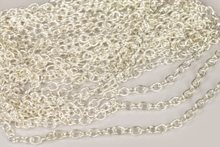 Řetízek s oválnými očky 4x3 mm, galva stříbrná, 1 m