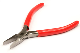 Bižuterní kleště ploché se širokými rovnými čelistmi, The Beadsmith - červené