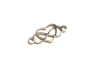 Mezidíl z nerezové oceli, nekonečno (Infinity) se srdíčkem a 2 očky 22x10 mm, 1 ks