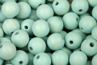 Dřevěné korálky lakované, kulička 10 mm, 20 ks - světle modrá (výroba ČR)