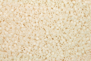 Rokajlové korálky Miyuki Delica 11/0 - Opague Bisque White (DB1490), 5 g