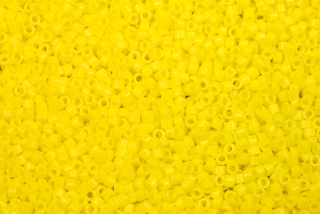 Rokajlové korálky Miyuki Delica 11/0 - Opague Yellow (DB721), 5 g