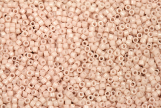 Rokajlové korálky Miyuki Delica 11/0 - Opague Pink Champagne (DB1495), 5 g