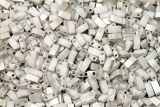 Dvoudírkové korálky Miyuki Half Tila 2,3x5 mm, Labrador Matte (TLH4558), 3 g