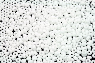 PRECIOSA rokajl 8/0 (2,8 - 3,2 mm) RH, bal. 50 g - sytá bílá křída